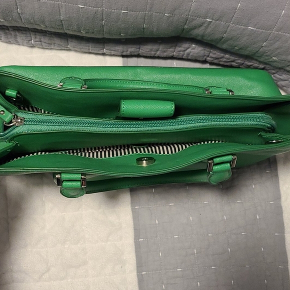 NWOT Nine West bright green bag - Picture 2 of 5